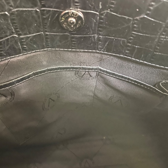 Black Crocodile Print Leather Bag - Picture 15 of 16